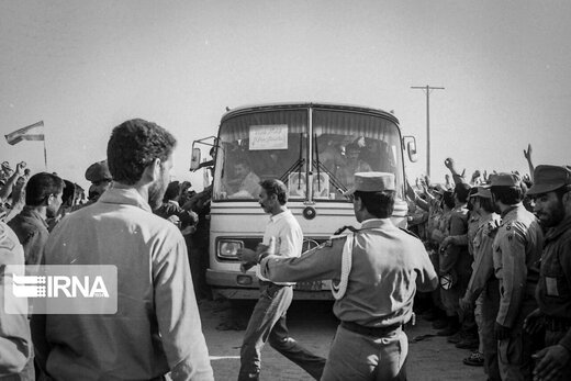 بازگشت پرستوها؛ تصاویری منتشر نشده از ورود آزادگان به میهن