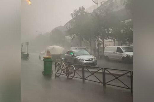 ببینید | باران و طوفان پاریسی‌ها را غافلگیر کرد