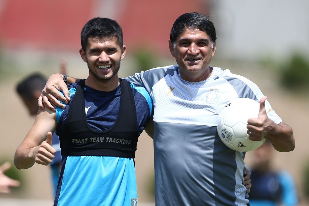 خندههای هافبک مازاد استقلال در تمرین/عکس