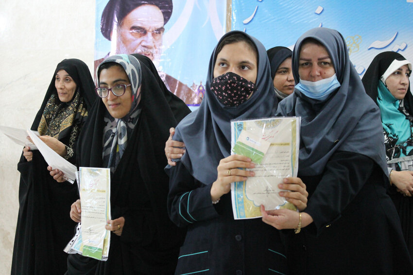 اختتامیه هفدهمین دوره مسابقات قرآن، عترت و نماز دانش آموزان دختر/ عکس