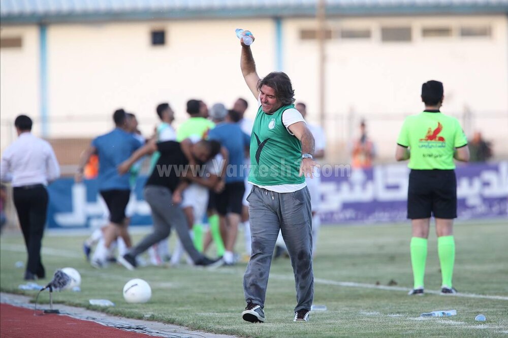 کنایه سرمربی سابق پرسپولیس به ساپینتو؛مربی خارجی باید الگوی اخلاقی باشد!