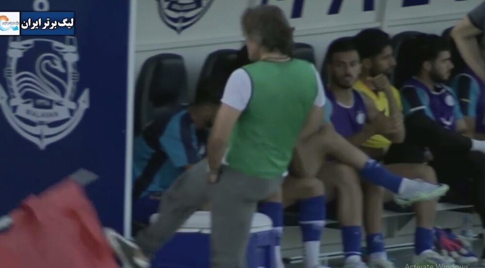 فریم به فریم با خشم و حرکت زشت ساپینتو در بازی با ملوان/عکس