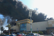 ببینید | فیلمی از آتش‌سوزی در یک مرکز خرید در اسکندریه مصر