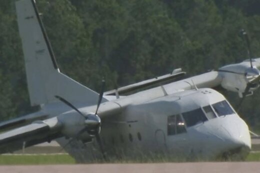 ببینید | آمریکا؛ فرود اضطراری هواپیما در وسط اتوبان