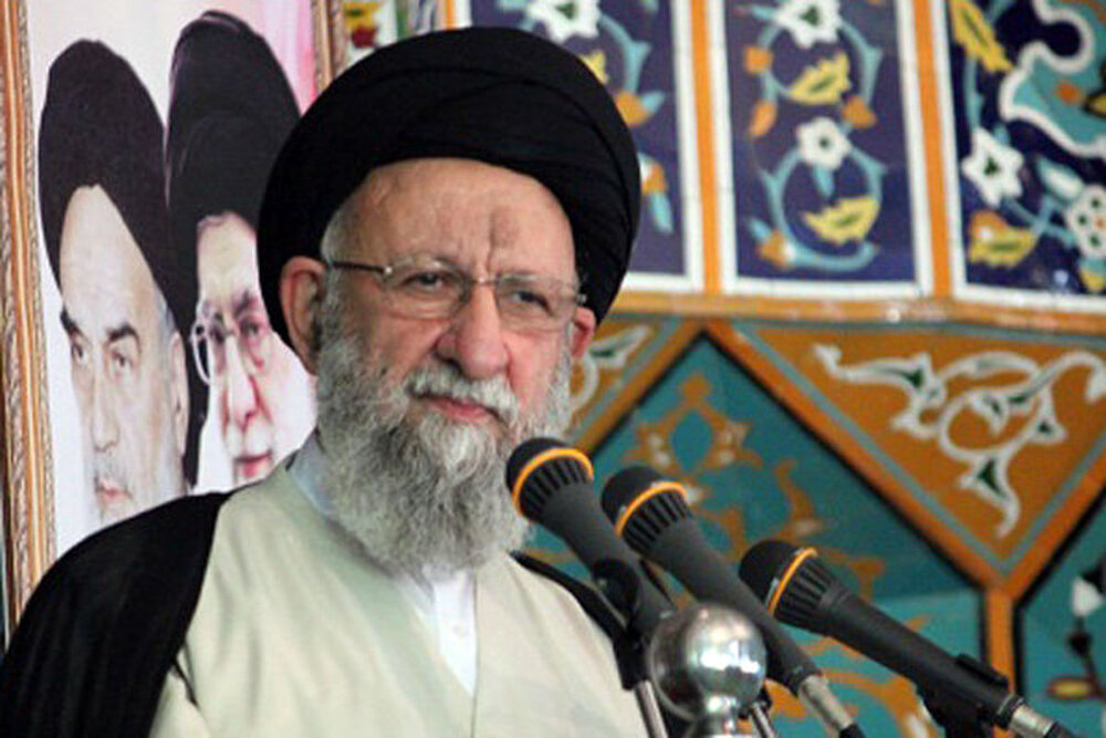 نورمفیدی ، خطیب جمعه گرگان : هیچ کدام از دولت های ایران خائن نبودند / سفره های مردم در حال کوچک شدن است