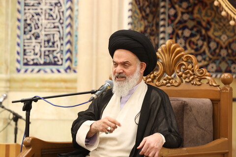 رئیس شورای عالی جامعه مدرسین حوزه علمیه قم : اگر روحانیت صحنه را رها کند ، افرادی خواهند آمد که به دین و دنیای مردم رحم نخواهند کرد