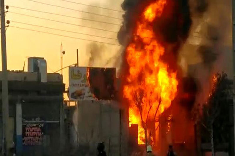 ببینید | اولین تصاویر از آتش‌سوزی در یک کارگاه شارژ سیلندرهای گاز مایع در خاوران