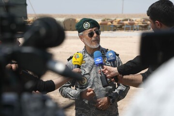 الأدميرال سياري: الجيش الايراني يحقق الاكتفاء الذاتي في المعدات الدفاعية بنسبة 90 بالمائة