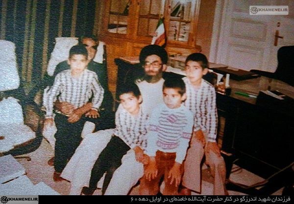 عکس | فرزندان شهید اندرزگو در کنار آیتالله خامنهای