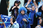 روزنامه خراسان: حضور زنان در ورزشگاه باعث شد مردان به آنها احترام بگذارند و حتی یک حرف رکیک زده نشود/ این تجربه را تکرار کنید