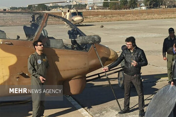 تصاویر | متفاوت‌ترین تصاویر از لحظه ورود پیکر هوشنگ ابتهاج به ایران