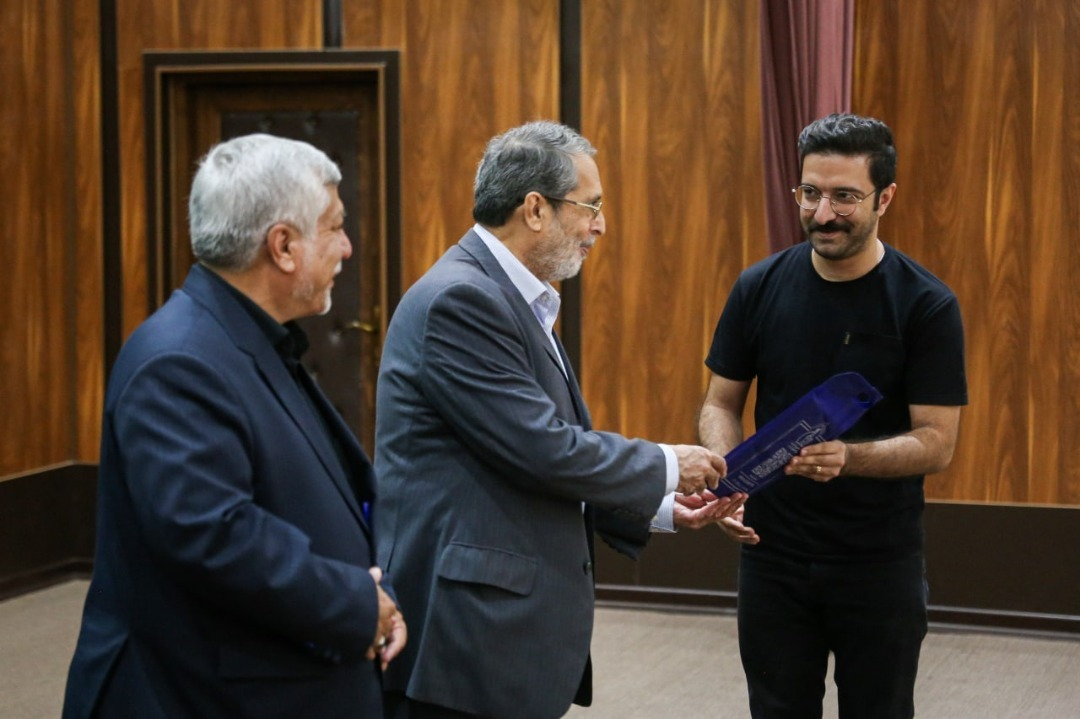 از اعدام خانوادگی به خاطر خدمت رسانی به زائران تا غذا دادن به زوار در تابوت!/عکس