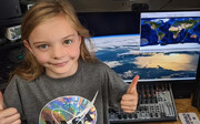 عکس| تماس شگفت انگیز دختر بچه ۸ ساله با ایستگاه فضایی به وسیله رادیوی آماتور!