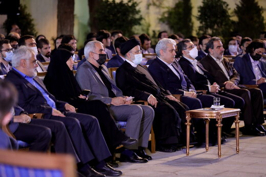 دیدار مدال‌آوران المپیادهای علمی با رئیس‌جمهور