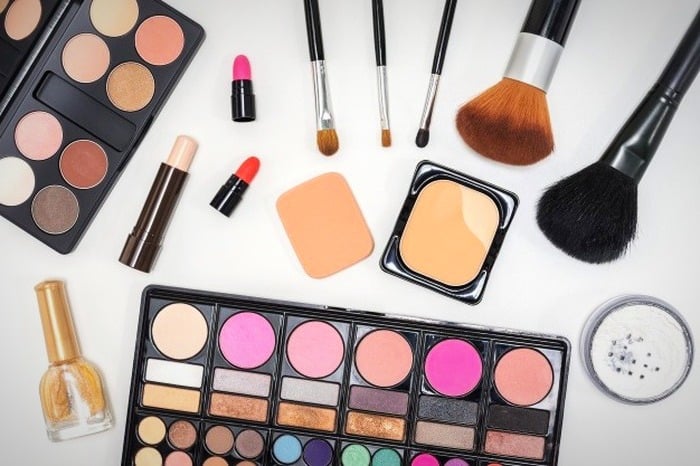 مقام ایرانیان در مصرف لوازم آرایش