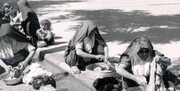 عکس| رختشویی زنان کنار جوی آب در دهه ۵۰ شمسی!