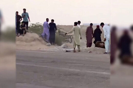 ببینید | تصادف هولناک در پیست چابهار؛ برخورد ماشین با تماشاچی و فرار راننده!