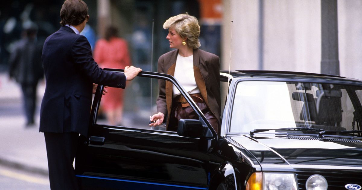 اتومبیل پرنسس دایانا در یک حراج به قیمت ۷۶۳ هزار دلار فروخته شد / تصاویر