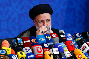  چهار شرط ایران برای توافق، هنوز محقق نشده/ یارانه ۳۰۰ و ۴۰۰ هزارتومانی برای زدودن «فقر مطلق» است