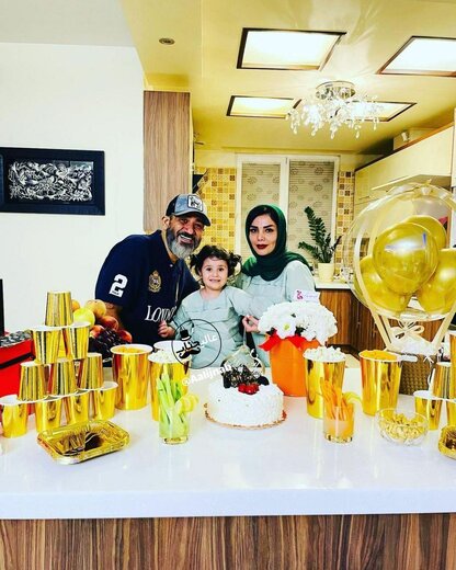 جشن تولد مهران غفوریان در کنار همسر، مادر و دخترش