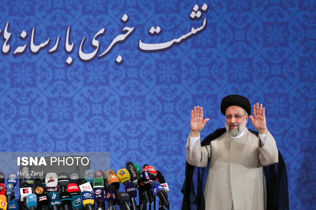 انتقاد از وعدههای روی زمین مانده دولت در نشست «فراکسیون مستقلین ولایی»