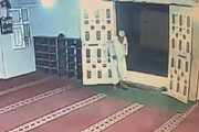 ببینید | لحظه تکان‌دهنده و تلخ فوت یک پیرمرد در لحظه ورود به مسجد