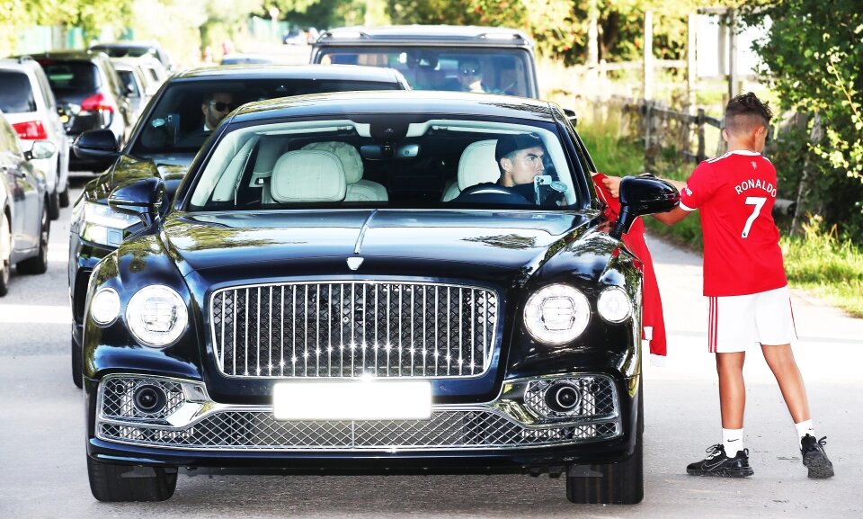 از امضای کیت تا تلاش رونالدو برای رفتن از منچستر یونایتد!/عکس