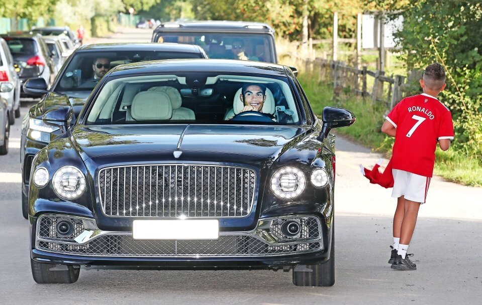 از امضای کیت تا تلاش رونالدو برای رفتن از منچستر یونایتد!/عکس