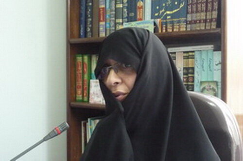 «بدحجابی نداریم؛ یا با حجاب یا بی حجاب / حجاب نماد مبارزه با استکبار است»