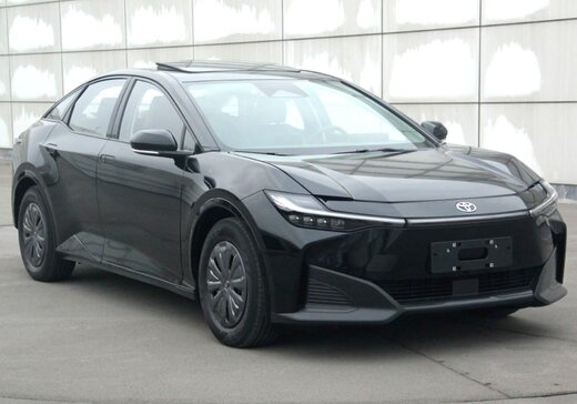 رونمایی از سدان برقی زیبای تویوتا در چین/ عکس