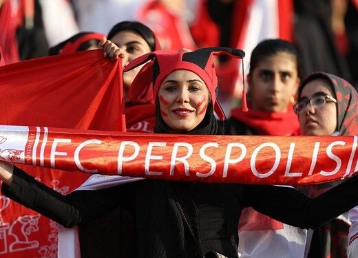 واکنش رسانه انگلیسی به حضور زنان پرسپولیسی در ورزشگاه / عکس