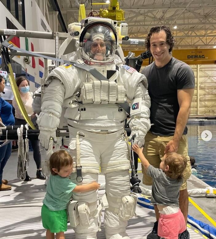 از خلبانی سوپر کبری تا سفر به فضا/ یاسمن مقبلی نخستین زن مسافر ماه میشود؟