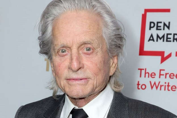 ۱۶ سلبریتی که با سرطان دستوپنجه نرم کردهاند/ تصاویر