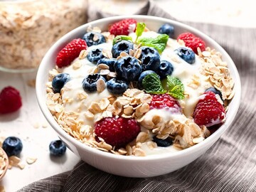 بهترین و سالم‌ترین شیوه برای درست کردن یک وعده صبحانه با جوی دوسر