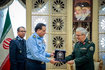  رئیس ستاد کل نیروهای مسلح : با مشارکت پاکستان جنگنده‌های با سرنشین و بی سرنشین تولید خواهیم کرد
