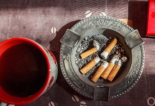 محققان می‌گویند: سیگار از تنهایی کشیدن بهتر است!