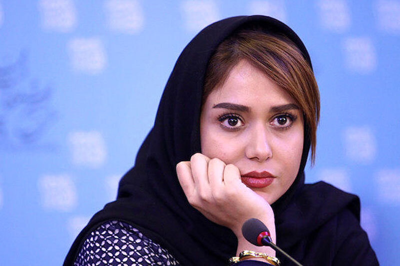 عکس | تیپ و استایل پریناز ایزدیار به سبک همسر علاءالدین!