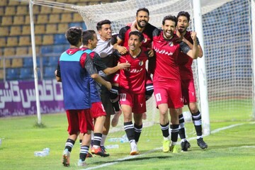 اولین بُردِ آرمانگهر در خانه
اولین بُردِ آرمانگهر در خانه