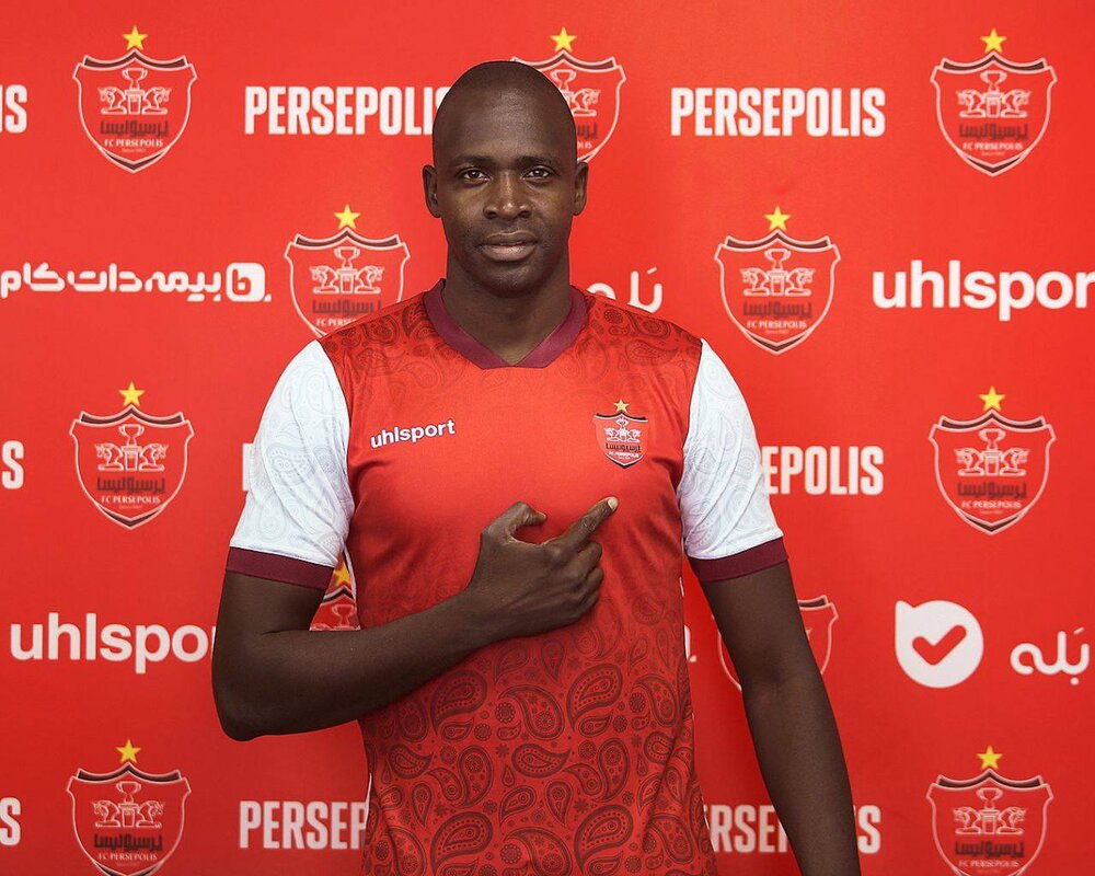 اولین تصویر از شیخ دیاباته با پیراهن پرسپولیس/عکس