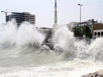 وزش باد و مواج شدن دریا در محدوده هرمزگان/ شناورهای سبک و صیادی از تردد خودداری کنند