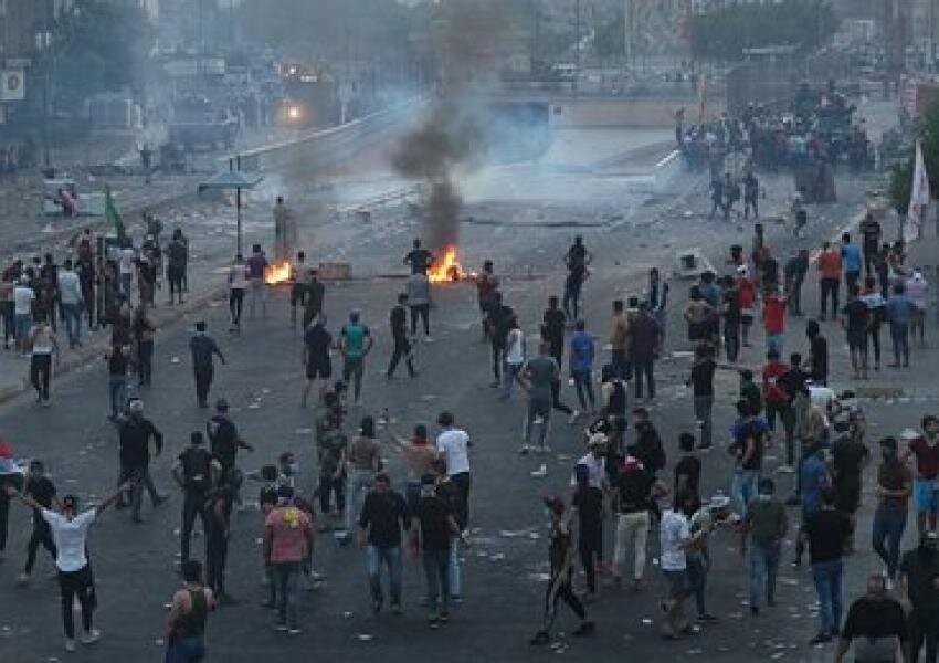 برای عبور از فضای شورش، به نظر مردم تن بدهیم/حذف میانه روی یعنی بازشدن راه رادیکالیسم/اصلاح طلبان کت به تنشان و زیرشلواری به پایشان است