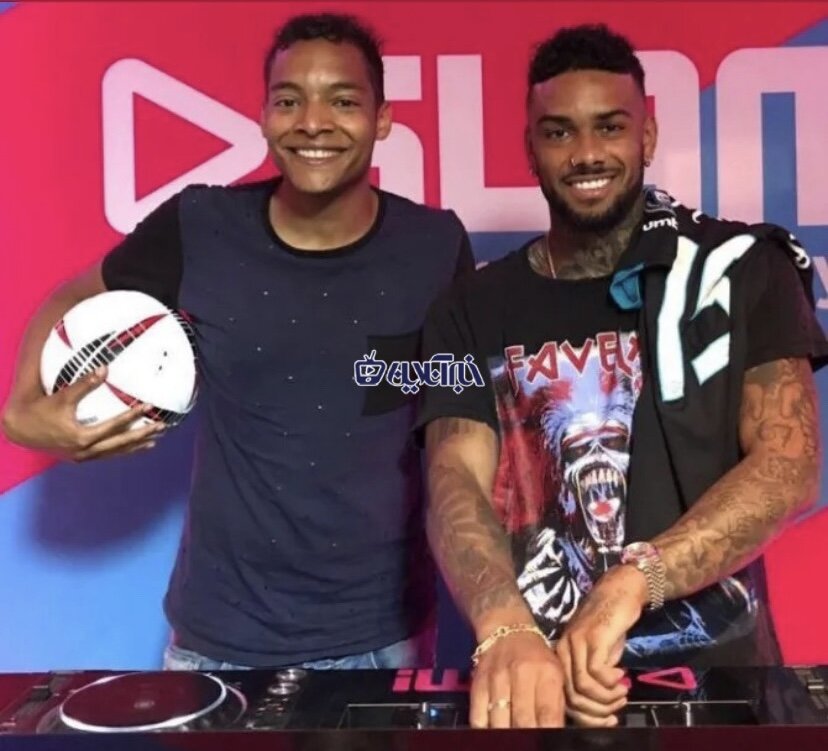 ستاره محبوب پرسپولیس مشغول ضبط آهنگ / عکس 2
