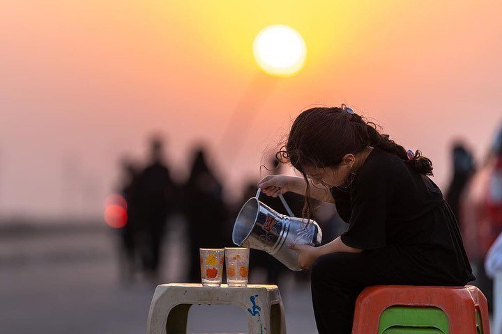 کودکان در مسیر پیاده‌روی اربعین