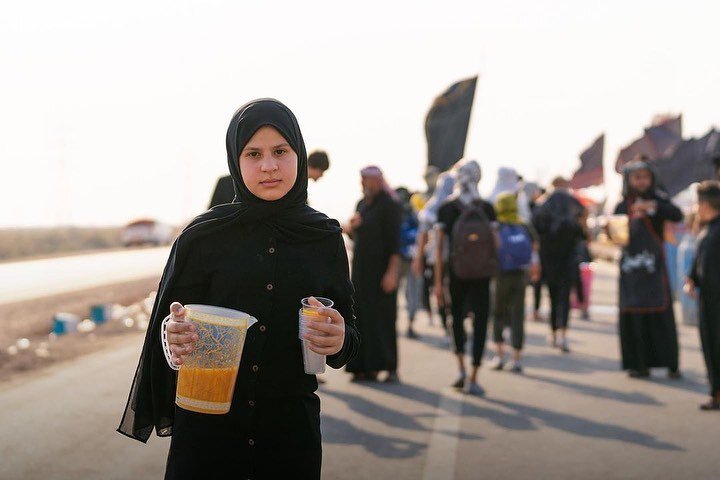 کودکان در مسیر پیاده‌روی اربعین