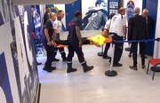 اتفاقی عجیب؛ داور بازی با برانکارد بردند/عکس