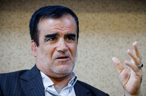 فعال سیاسی : مسئولیت تصمیم گیری برای احیای برجام به رئیسی واگذار شده / دولت ، تأخیر در توافق را به نفع ایران می داند