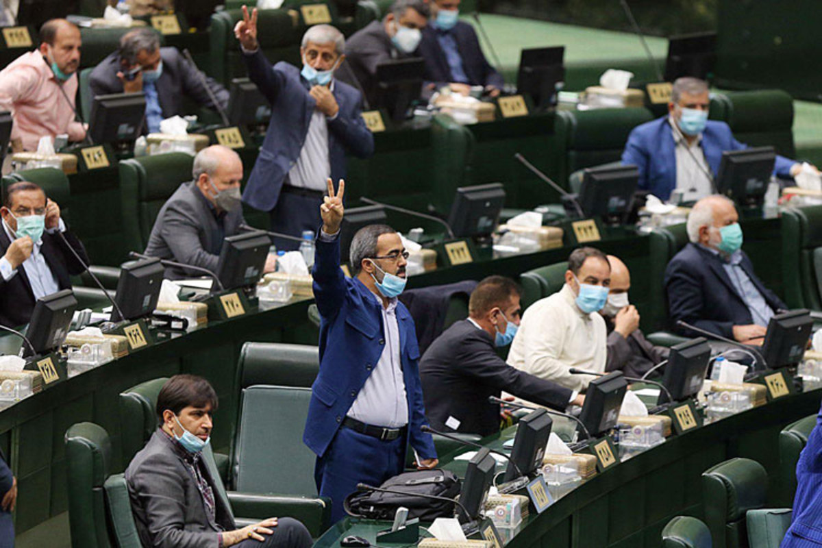 نماینده ادوار مجلس : برخی تصمیمات سران قوا ، برخلاف مصوبات مجلس است / مدتهاست مجلس در تصمیمات مهم ، تاثیرگذاری چندانی ندارد