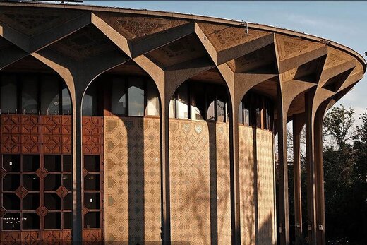 یکی به داد تئاتر شهر برسد
