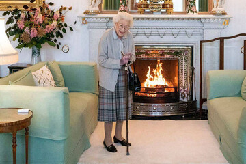 عکس | آخرین عکس ملکه الیزابت دوم، دو روز پیش از مرگ!