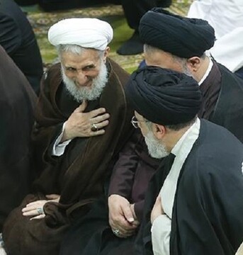 خطیب جمعه تهران : پرچم دولت ایران در دست یکی از فرزندان حضرت زهرا است / این دولت کارهای بزرگ اقتصادی انجام داده